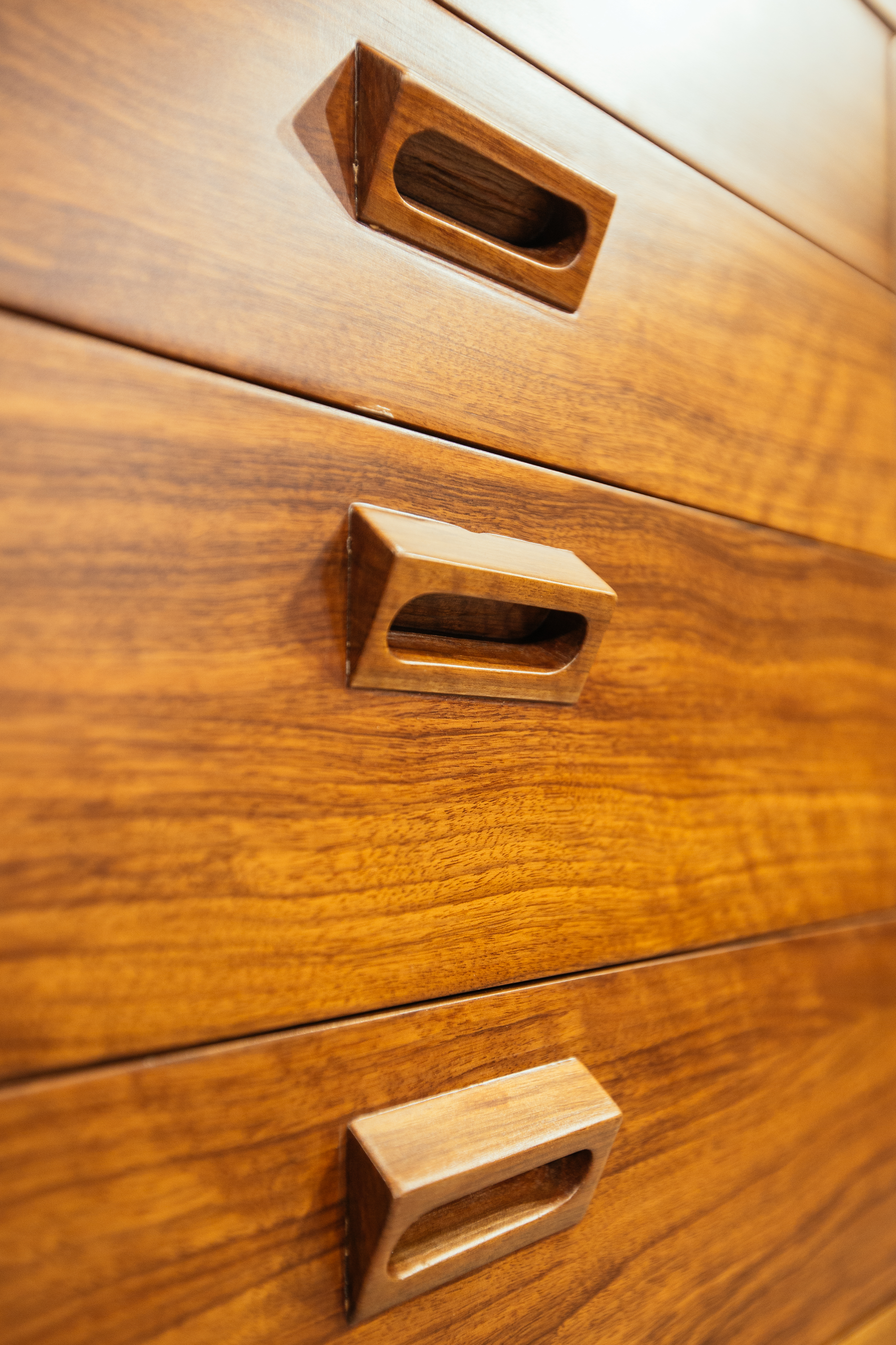 1970s , Tepe Mobilya üretimi,ceviz ağacı konsol 